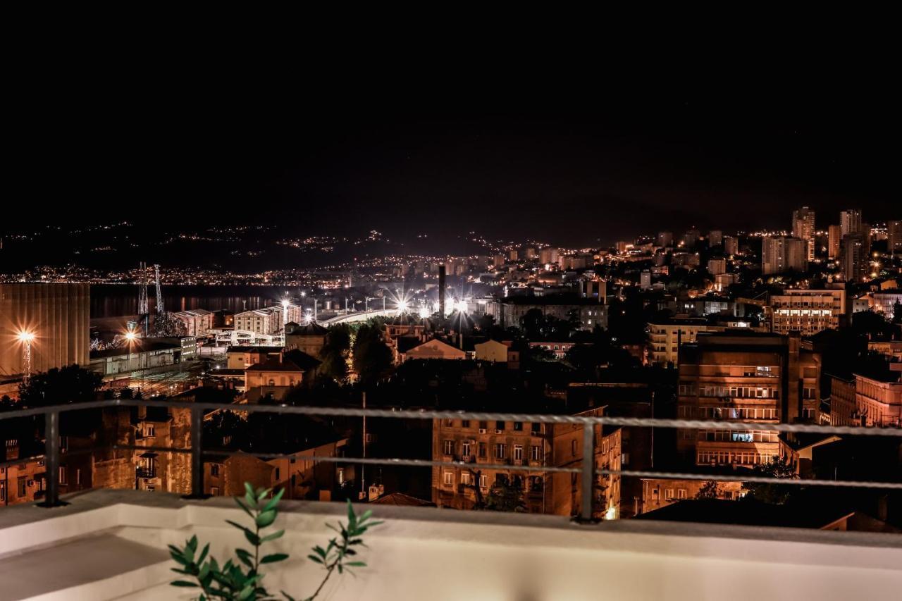 Appartamento 105M2 Penthouse Sea View Rijeka With Free Garage Parking Esterno foto